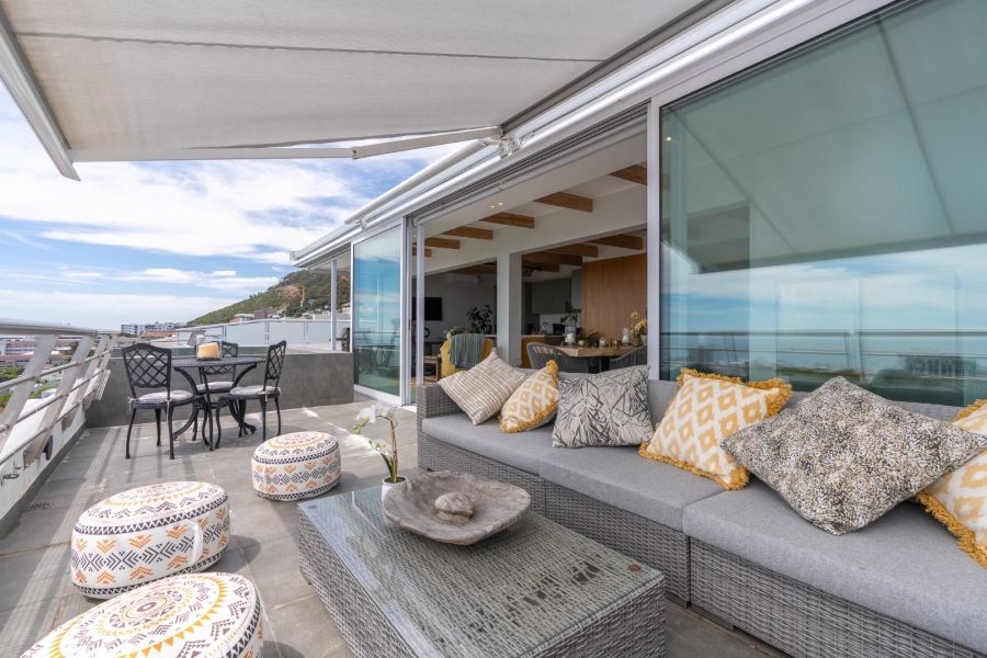 To Let 4 Bedroom Property for Rent in Fresnaye Western Cape